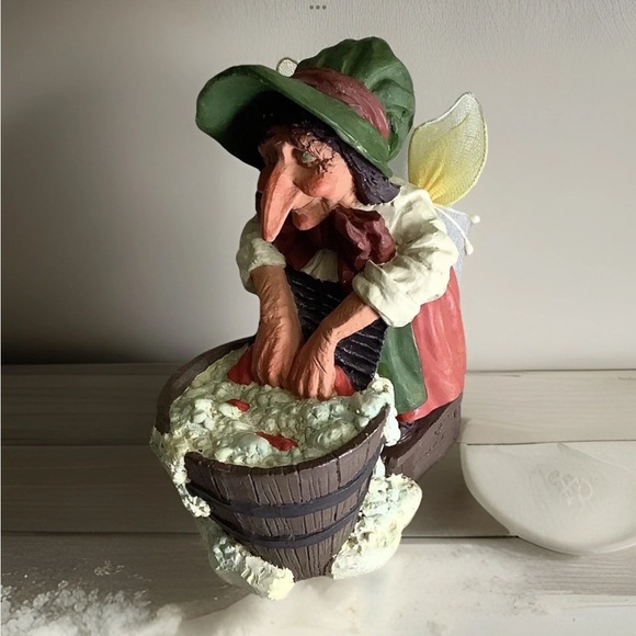 Vintage Klaus Wickl Sandman 1994 Witch Gnome Fairy Figurine Housekeeper Enesco - Picture 1 of 8